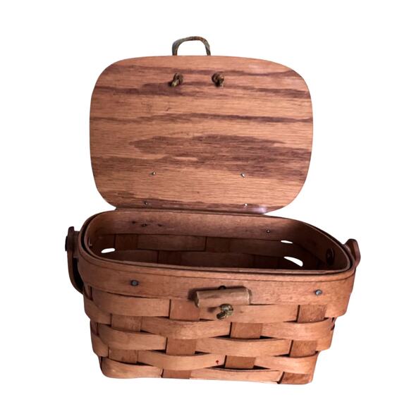 Vintage 1991 Longaberger Basket with Lid & Handle – Signed - Picture 3 of 12